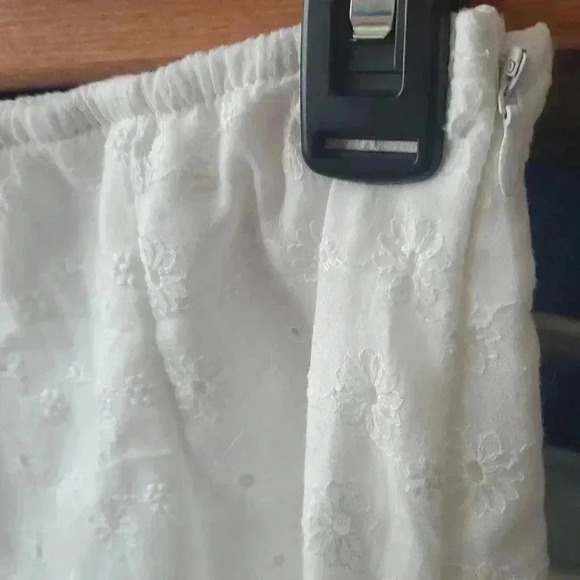 ☆☆☆Mini white skirt with yellow top - Picture 5 of 11